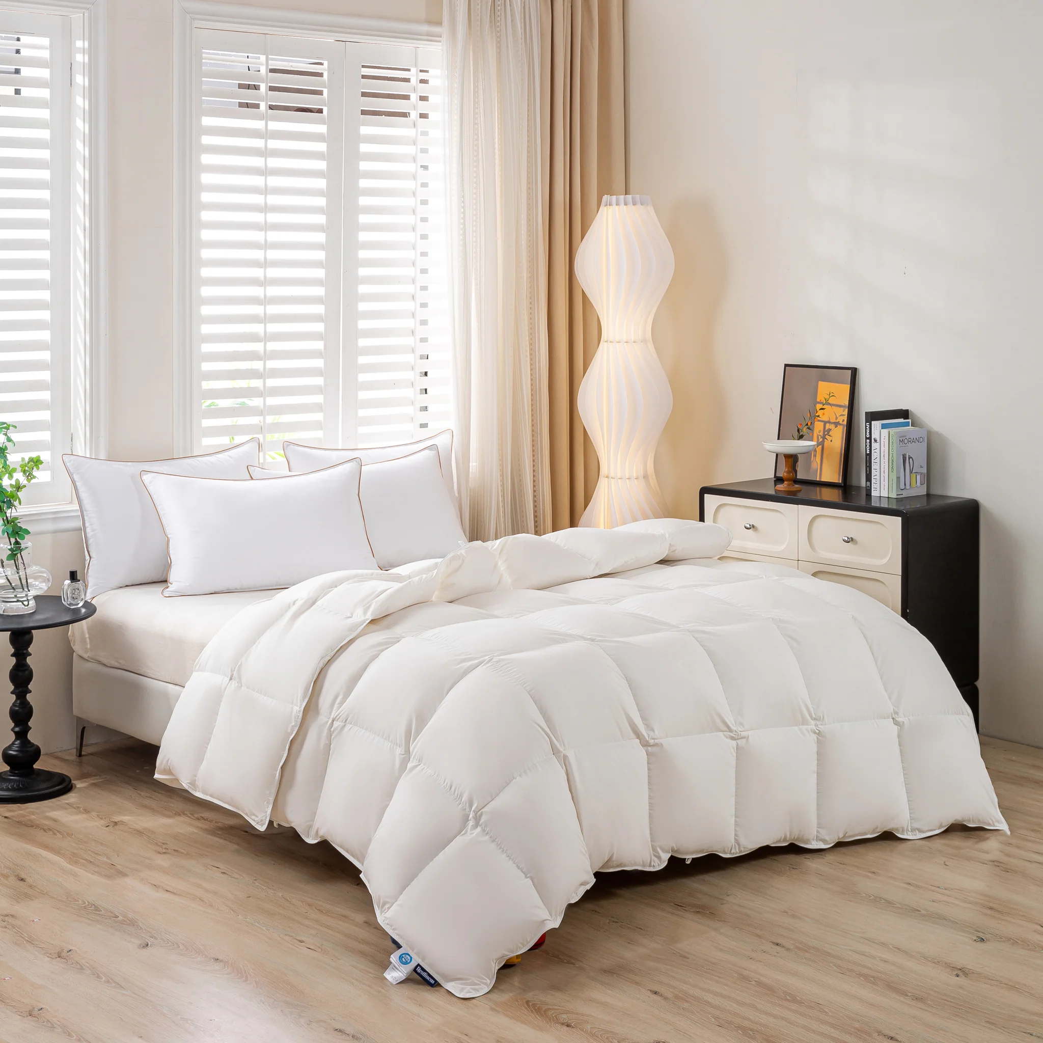 Dreamweaver Goose Down Duvet - Image 3